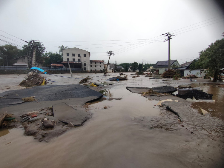 FOTOGALERIE: Hasiči zasahují v Olomouckém kraji kvůli povodním a větru