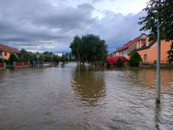 FOTOGALERIE: Hasiči zasahují v celém Olomouckém kraji kvůli povodním