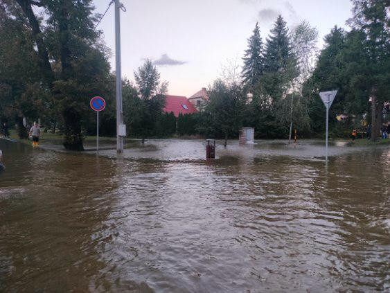 FOTOGALERIE: Hasiči zasahují v celém Olomouckém kraji kvůli povodním