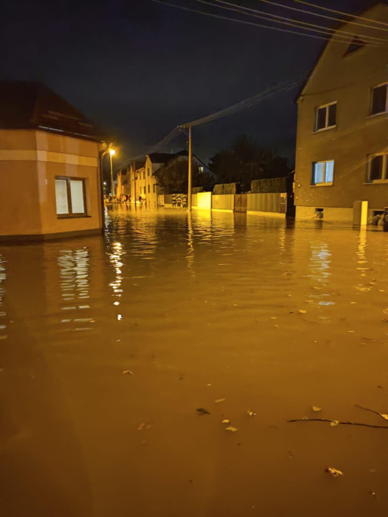 FOTOGALERIE: Hasiči zasahují v celém Olomouckém kraji kvůli povodním