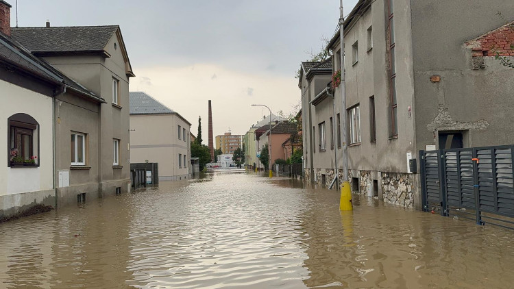 FOTOGALERIE: Hasiči zasahují v celém Olomouckém kraji kvůli povodním