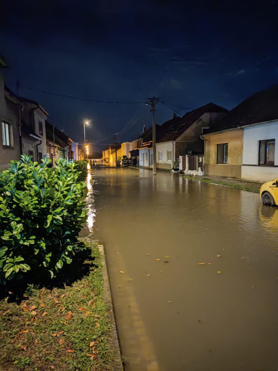FOTOGALERIE: Hasiči zasahují v celém Olomouckém kraji kvůli povodním