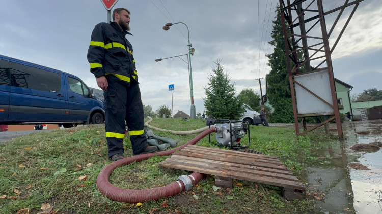 FOTOGALERIE: Hasiči zasahují v celém Olomouckém kraji kvůli povodním