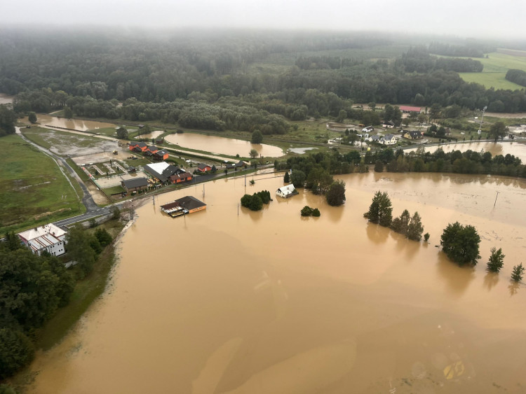 FOTOGALERIE: Hasiči zasahují v celém Olomouckém kraji kvůli povodním