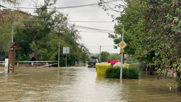 FOTOGALERIE: Hasiči zasahují v celém Olomouckém kraji kvůli povodním