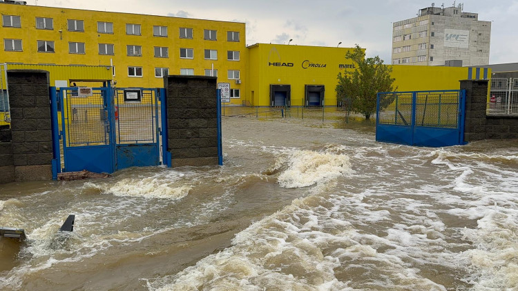 FOTOGALERIE: Hasiči zasahují v celém Olomouckém kraji kvůli povodním