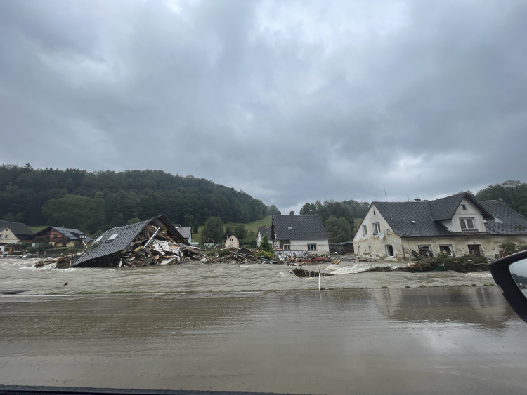 FOTOGALERIE: Hasiči zasahují v celém Olomouckém kraji kvůli povodním