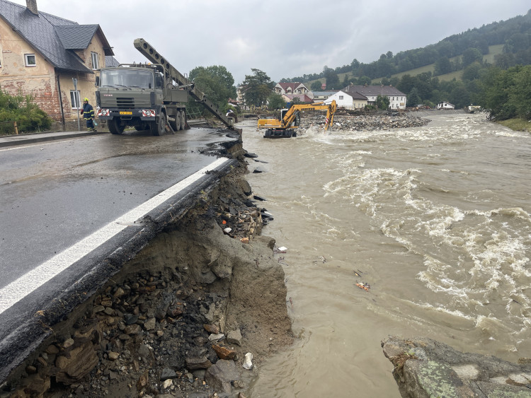 FOTOGALERIE: Hasiči zasahují v celém Olomouckém kraji kvůli povodním