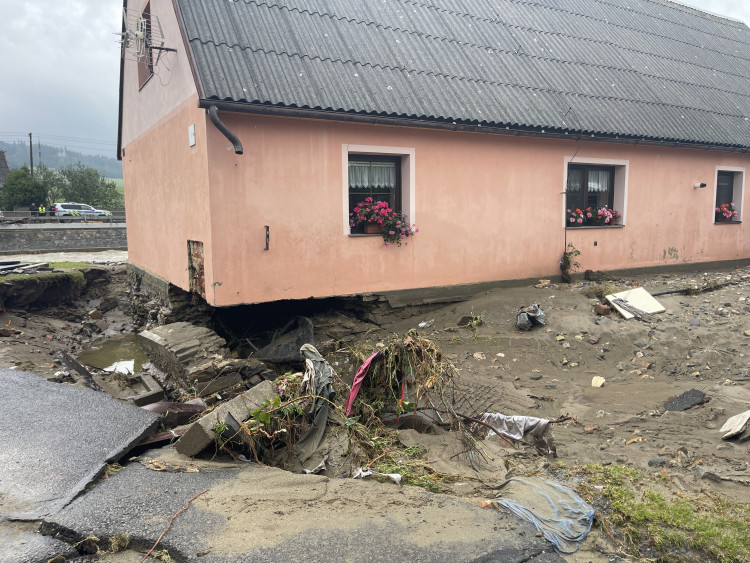 FOTOGALERIE: Hasiči zasahují v celém Olomouckém kraji kvůli povodním