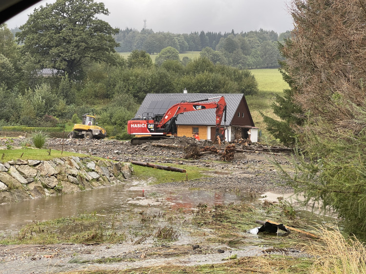 FOTOGALERIE: Hasiči zasahují v celém Olomouckém kraji kvůli povodním