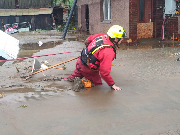 FOTOGALERIE: Hasiči zasahovali Olomouckém kraji kvůli povodním, nyní odstraňují následky