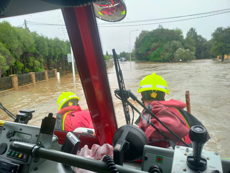 FOTOGALERIE: Hasiči zasahovali Olomouckém kraji kvůli povodním, nyní odstraňují následky