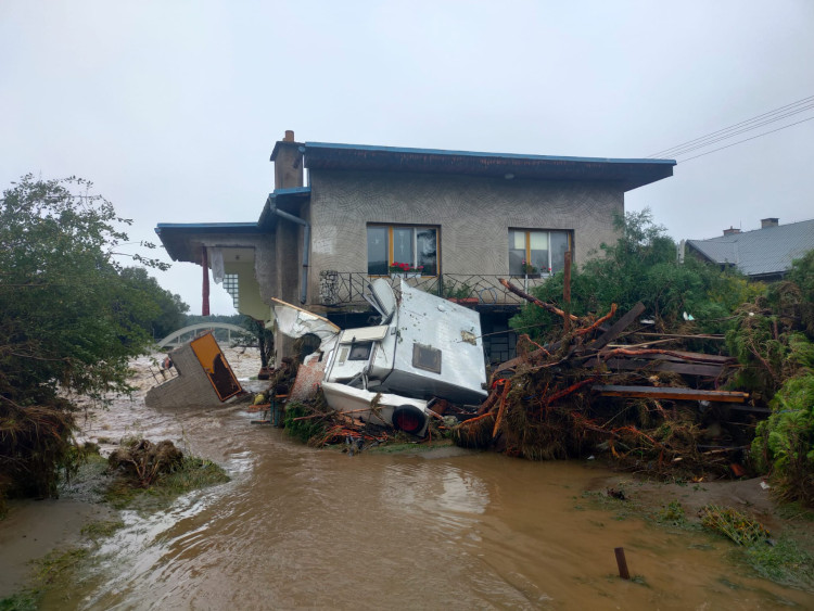 FOTOGALERIE: Hasiči zasahovali Olomouckém kraji kvůli povodním, nyní odstraňují následky