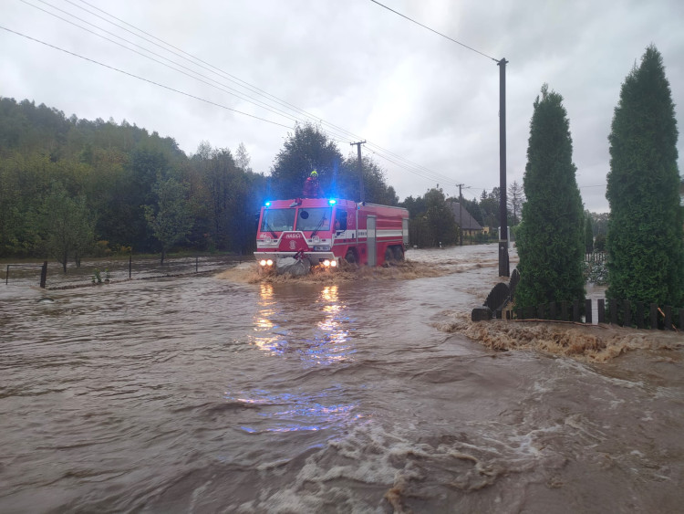 FOTOGALERIE: Hasiči zasahovali Olomouckém kraji kvůli povodním, nyní odstraňují následky