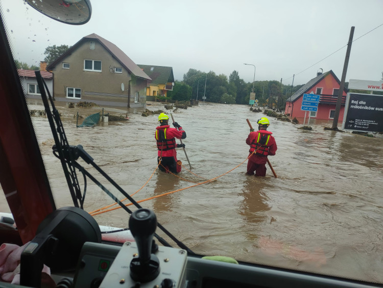 FOTOGALERIE: Hasiči zasahovali Olomouckém kraji kvůli povodním, nyní odstraňují následky