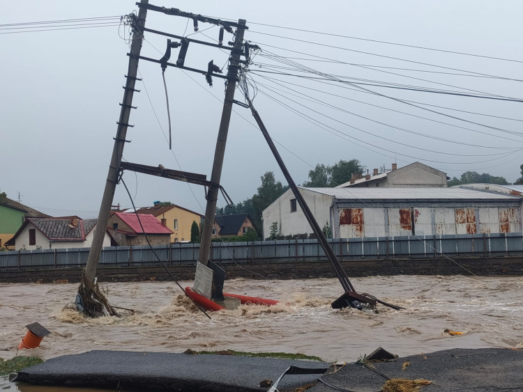 FOTOGALERIE: Hasiči zasahovali Olomouckém kraji kvůli povodním, nyní odstraňují následky