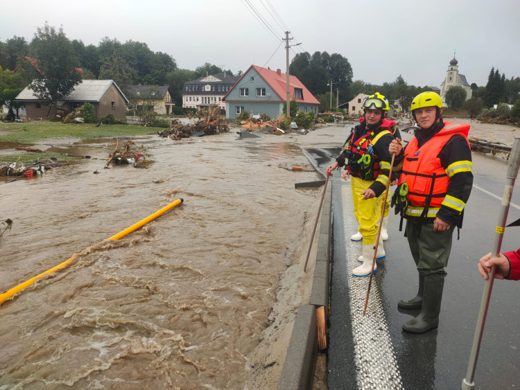 FOTOGALERIE: Hasiči zasahovali Olomouckém kraji kvůli povodním, nyní odstraňují následky