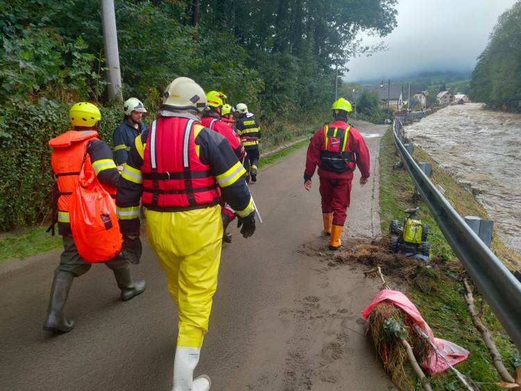 FOTOGALERIE: Hasiči zasahovali Olomouckém kraji kvůli povodním, nyní odstraňují následky