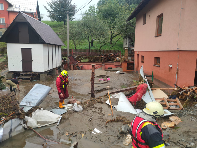 FOTOGALERIE: Hasiči zasahovali Olomouckém kraji kvůli povodním, nyní odstraňují následky