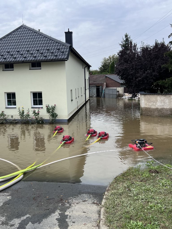 FOTOGALERIE: Hasiči zasahovali Olomouckém kraji kvůli povodním, nyní odstraňují následky