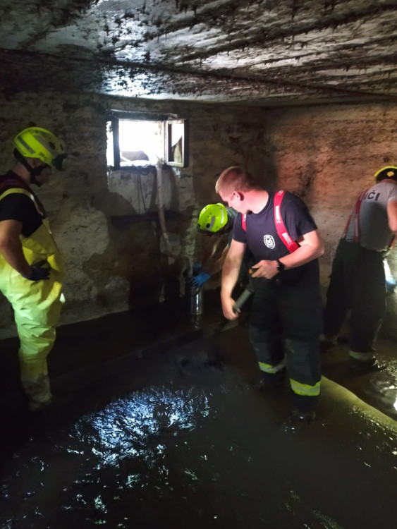 FOTOGALERIE: Hasiči zasahovali Olomouckém kraji kvůli povodním, nyní odstraňují následky