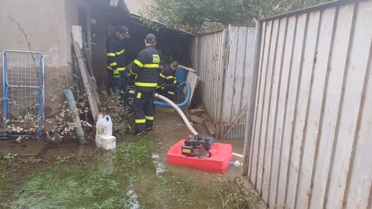 FOTOGALERIE: Hasiči zasahovali Olomouckém kraji kvůli povodním, nyní odstraňují následky