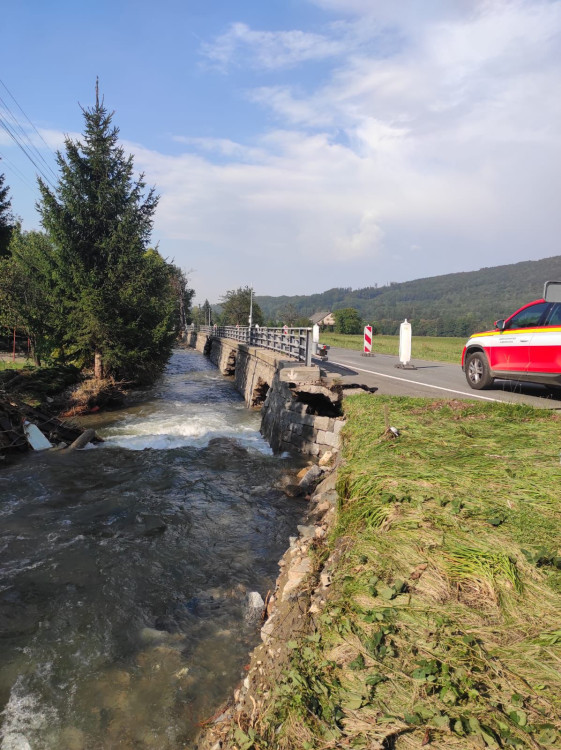 FOTOGALERIE: Hasiči zasahovali Olomouckém kraji kvůli povodním, nyní odstraňují následky