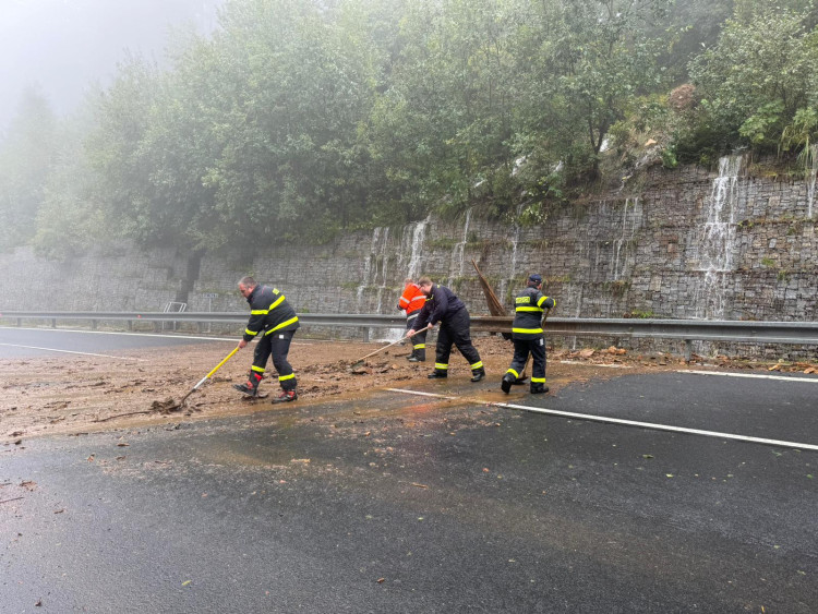 FOTOGALERIE: Hasiči zasahovali Olomouckém kraji kvůli povodním, nyní odstraňují následky