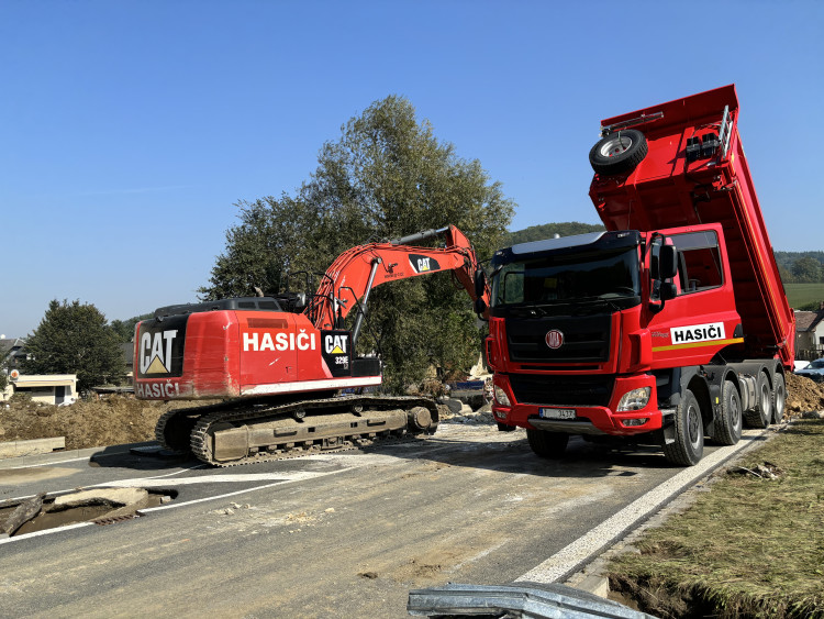 FOTOGALERIE: Hasiči zasahovali Olomouckém kraji kvůli povodním, nyní odstraňují následky