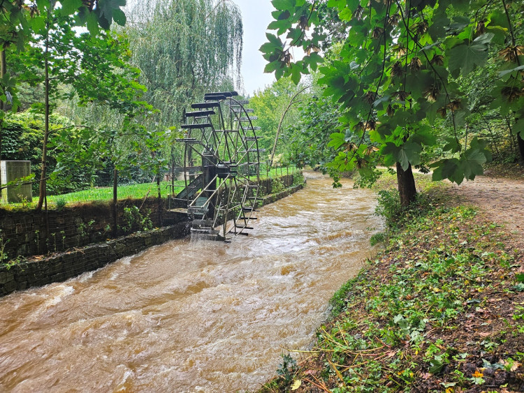 V Jihlavě poblíž zoo se po letech vlivem vyšší vodní hladiny rozběhlo vodní kolo, foto: Lenka Dvořáková