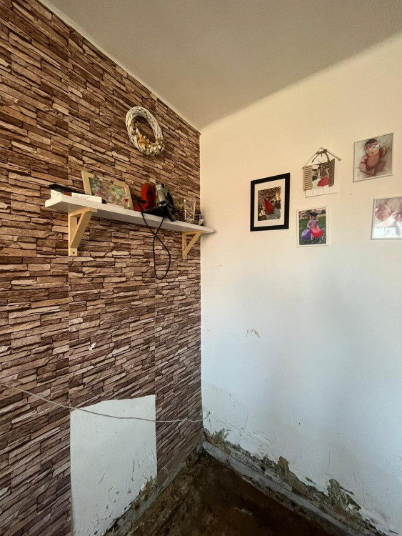 Vše, co zbylo z obýváku Kavanových.