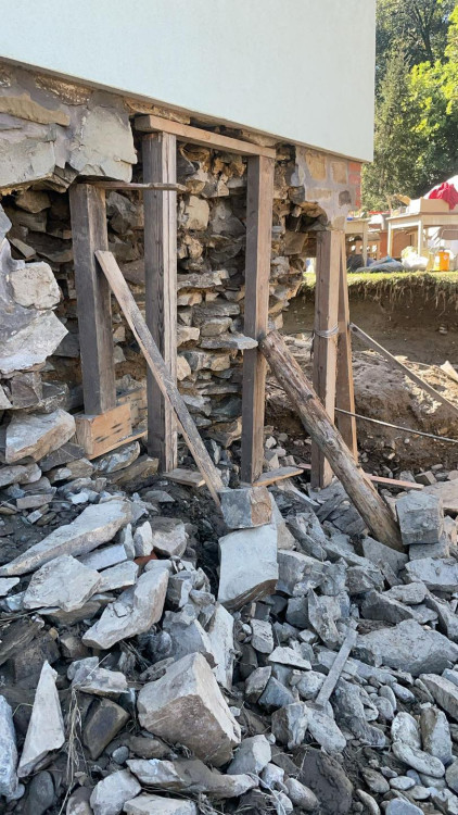 FOTO: Dobrovolníci z Farmaparku u Toma pomáhají na povodněmi zasažené Moravě