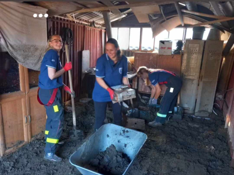 Dobrovolníci z Jihlavska na záplavami postiženém Jesenicku