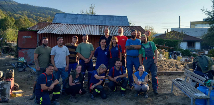 Dobrovolníci z Jihlavska na záplavami postiženém Jesenicku