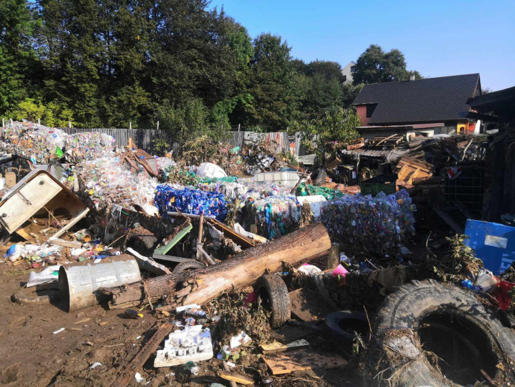 Dobrovolníci z Jihlavska na záplavami postiženém Jesenicku