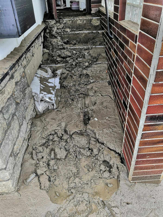 Dobrovolníci z Jihlavska na záplavami postiženém Jesenicku