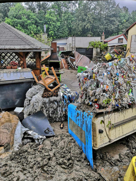 Dobrovolníci z Jihlavska na záplavami postiženém Jesenicku