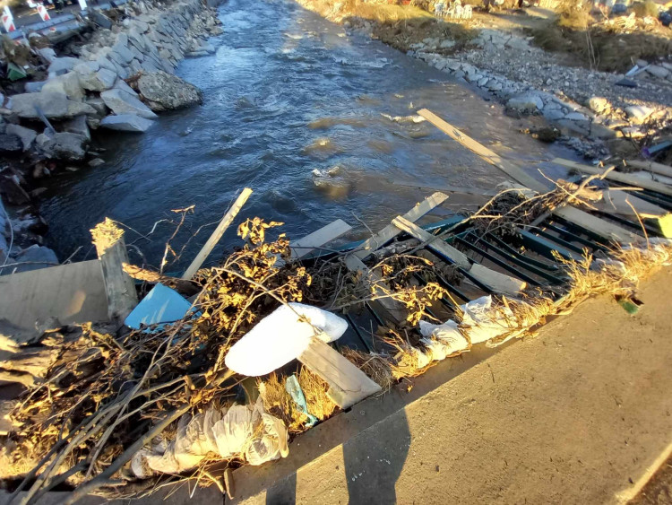 Dobrovolníci z Jihlavska na záplavami postiženém Jesenicku