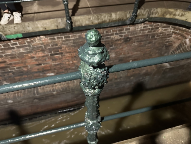 FOTOGALERIE: Pod Staroměstskou radnicí se skrývá vstup do 120 let staré stoky