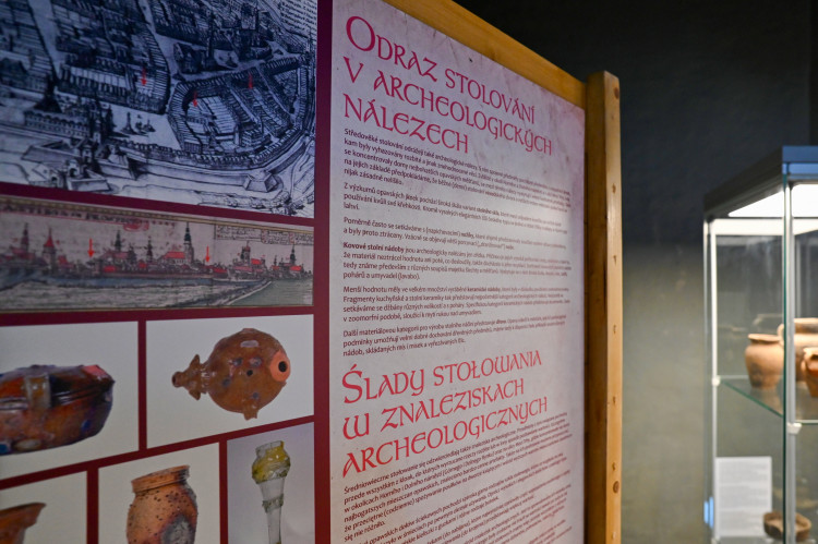 Jícha na bobří ocas a další laskominy. Středověké jídlo na Slezskoostravském hradě