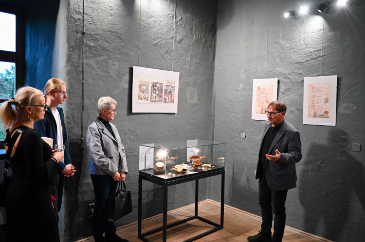 Jícha na bobří ocas a další laskominy. Středověké jídlo na Slezskoostravském hradě