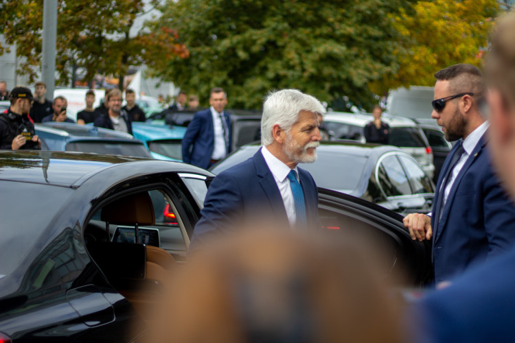 FOTOGALERIE: Prezident Petr Pavel navštívil jižní Moravu. Podívejte se, jak vypadal jeho příjezd na výstaviště