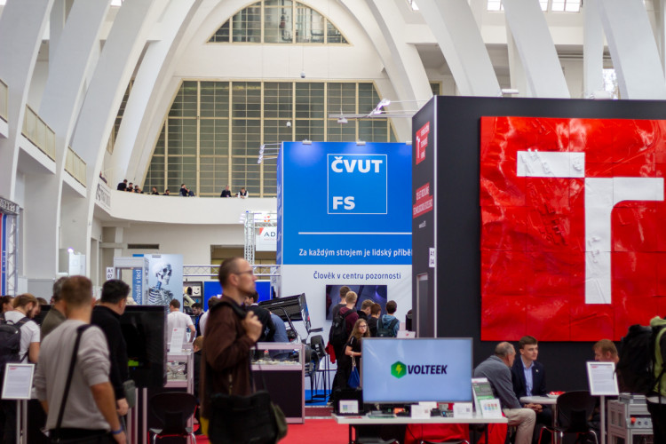 FOTOGALERIE: Prezident Petr Pavel navštívil jižní Moravu. Podívejte se, jak vypadal jeho příjezd na výstaviště