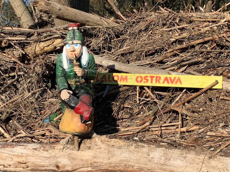 Po červené ze Svinova do Bohumína.  Oblíbená turistická trasa místy už není