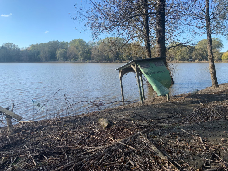 Po červené ze Svinova do Bohumína.  Oblíbená turistická trasa místy už není