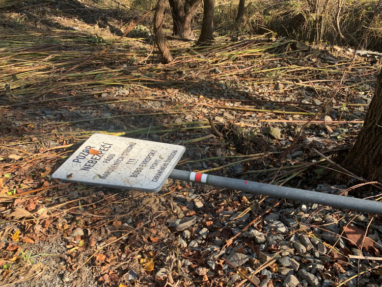 Po červené ze Svinova do Bohumína.  Oblíbená turistická trasa místy už není