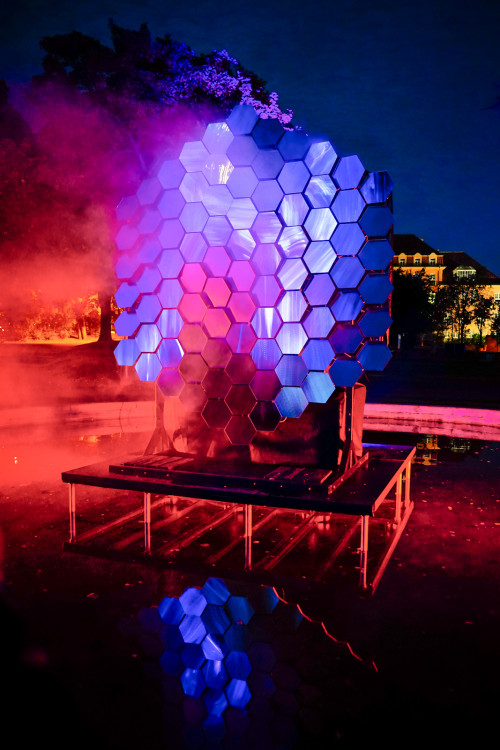 FOTOGALERIE: Festibal Signal je v plném proudu, podívejte se na fotky světelných instalací