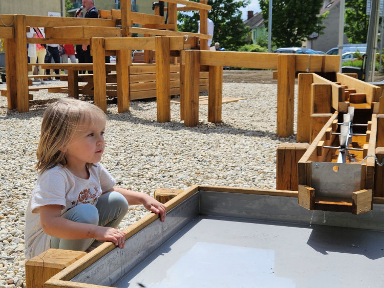 FOTOGALERIE: Přerov vybudoval unikátní vodní zahradu. Těší se velké oblibě