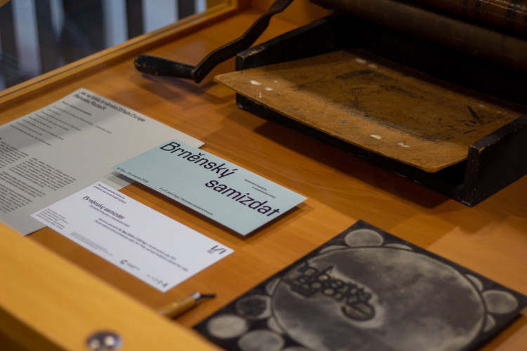 FOTOGALERIE: V Moravské zemské knihovně zahájili výstavu, která dokumentuje brněnský samizdat