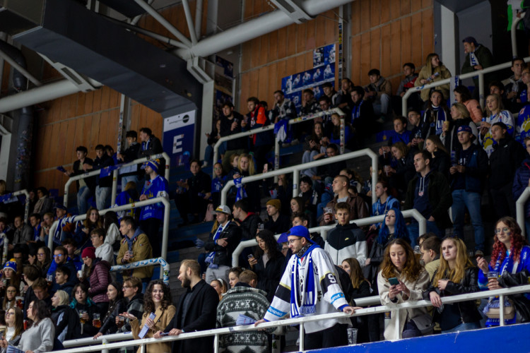 FOTOGALERIE: Podívejte se, jak vypadala atmosféra před hokejovým zápasem MUNI a VUT